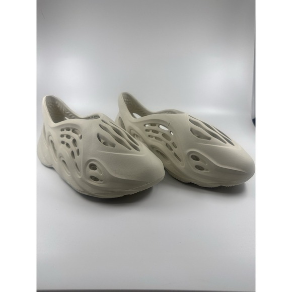 adidas Other - Adidas Yeezy Foam RNNR Beige Slip-On Lightweight Foam Sneakers